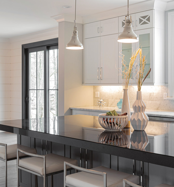 Light cabinetry, contrasting island